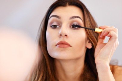 Asla makyajlı uyumayın