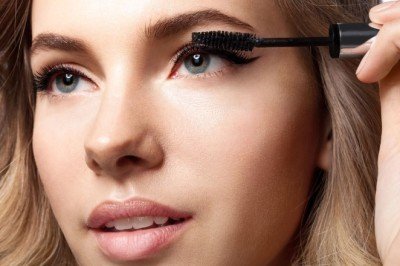 Makyaj yaparken göz sağlığınıza dikkat!