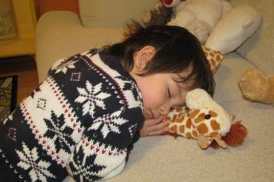 Uyku eksikliği çocuklarda obezite riskini tetikliyor mu?