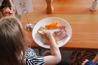 Çocuğunuz yemek yemiyorsa alternatif sunmayın