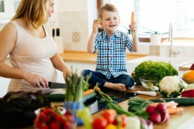 'Gebelikte iki kişilik yemek hem anneye hem de bebeğe zarar verebilir'