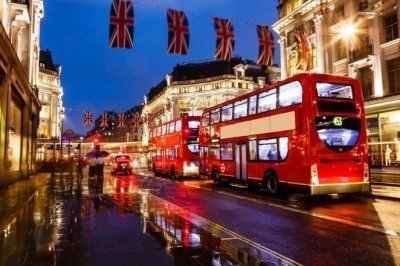 İngiltere'de seyahat kısıtlamaları gevşetildi, tatil rezervasyonları yüzde 200 arttı