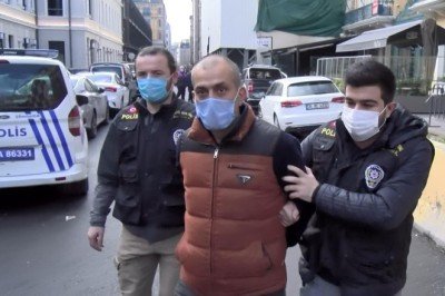 Tarihi Çiçek Pasajı'nda bir kadını rehin alan saldırgan tutuklandı