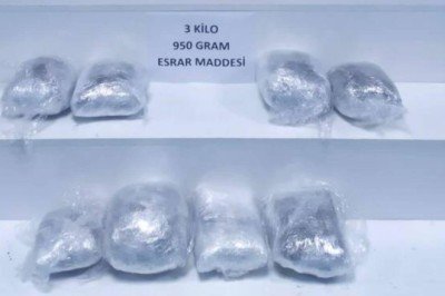 Adana'da otomobilde uyuşturucu ele geçirildi