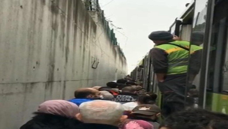 Bursa'da metro arıza yaptı, yolcular tahliye edildi