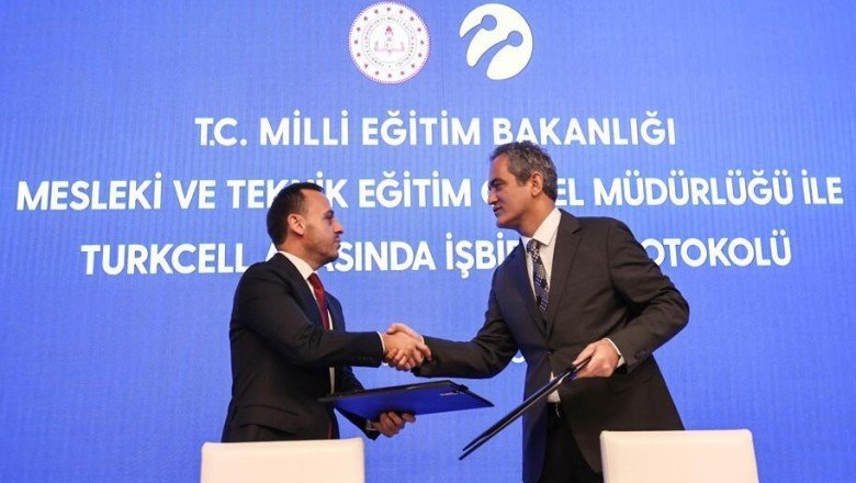 Geleceğin yazılımcıları için istihdam seferberliği