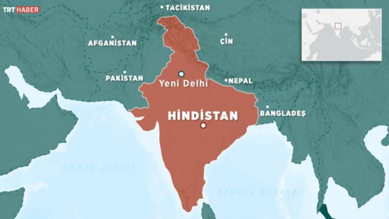 Hindistan'da cenaze aracı kamyonla çarpıştı: 18 ölü