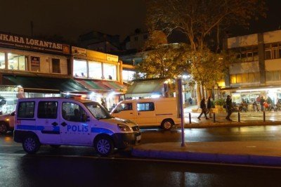 İzmir'de 22 yaşındaki kadın bıçaklandı