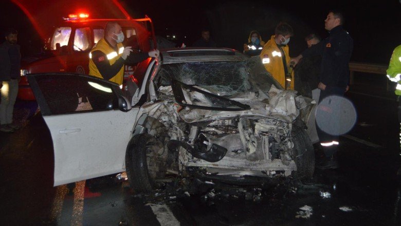 Kırklareli'nde kamyonla otomobil çarpıştı: 2 ölü