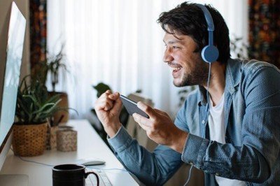 Oyun oynayarak para kazanma çılgınlığı... Bu ne kadar mümkün?