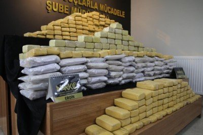 Şanlıurfa'da kamyonette 217 kilogram eroin ele geçirildi