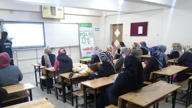 Siirtli kadınlara 'En iyi narkotik polisi anne' eğitimi