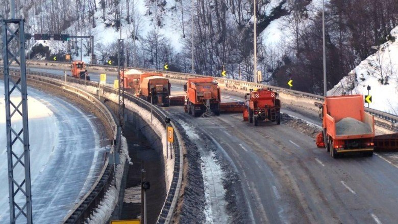 'Turuncu ekipler' kar ve buzlanmayla mücadeleye hazır