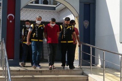 Çatıdan balkona atlayarak eşini öldüren cani koca: 