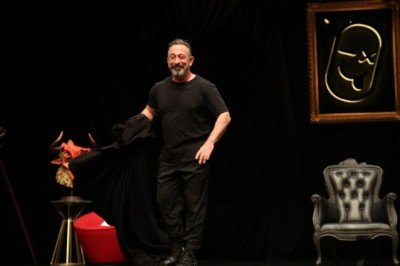 Beni Cilalı Taş Devri'ne gönderseniz orada da güldürürüm.