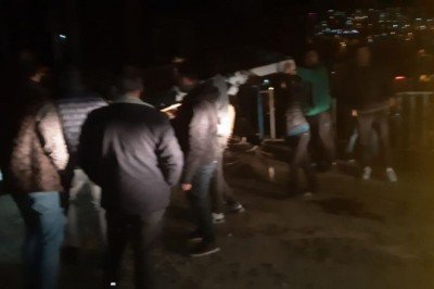 Trabzon'daki fırtına, vatandaşlara zor anlar yaşattı!