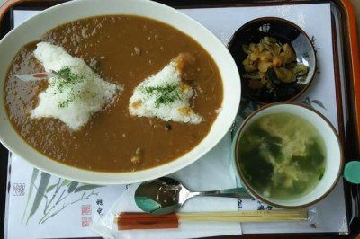 Japonya'da servis edilen yemek, iki Kore ülkesini birden kızdırdı