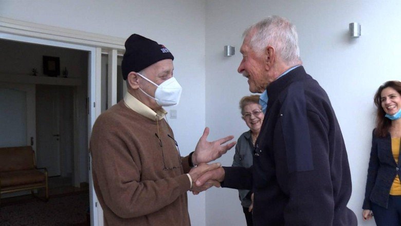 57 yıl sonra gelen buluşma: Kıbrıs gazisi kendisini kurtaran BM askeri ile görüştü