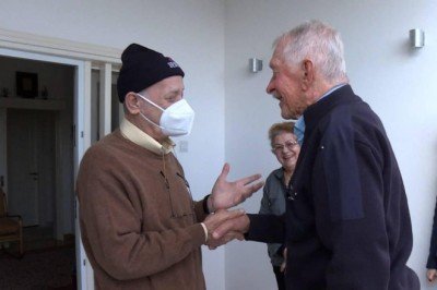 57 yıl sonra gelen buluşma: Kıbrıs gazisi kendisini kurtaran BM askeri ile görüştü