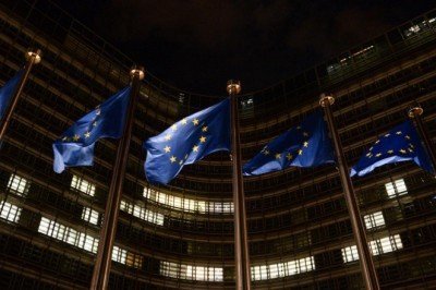 AB'den Türkiye'deki Suriyeli sığınmacılara 325 milyon euro destek