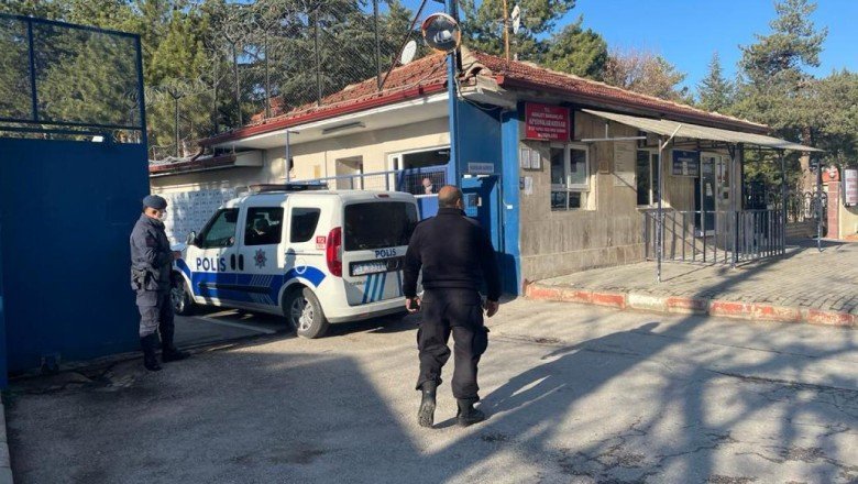 Afyonkarahisar E Tipi Kapalı Ceza İnfaz Kurumu Müdürlüğü'nde tatbikat yapıldı