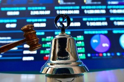 Borsa günün ilk yarısında rekorlara devam etti
