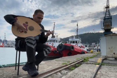 Güvenlik görevlisinin sanatı sınırları aştı