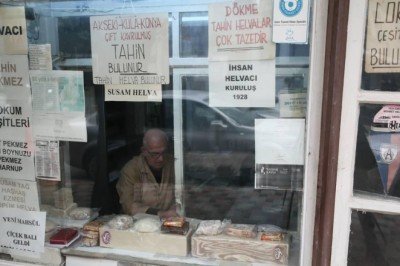İzmir'in 93 yıllık helvacısı
