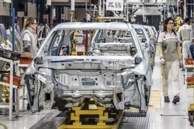 Kasımda ihracatta lider otomotiv sektörü oldu