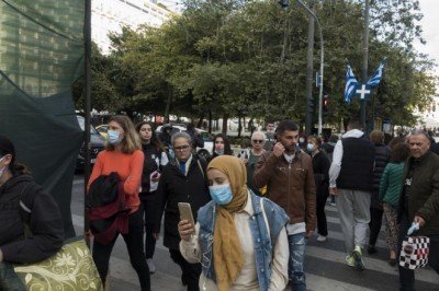 Yunanistan'da ilk Omicron varyantına rastlandı