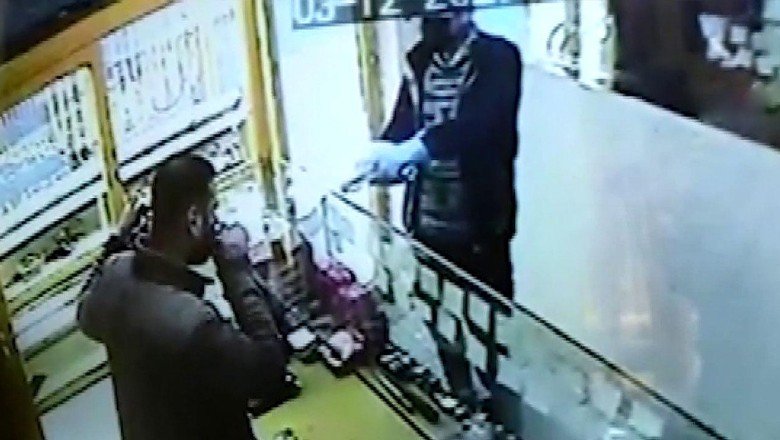 Oyuncak tabancayla soyguna gitti gerçek tabancayla vuruldu