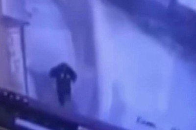 Düşen çatı parçalarından kıl payı kurtuldu