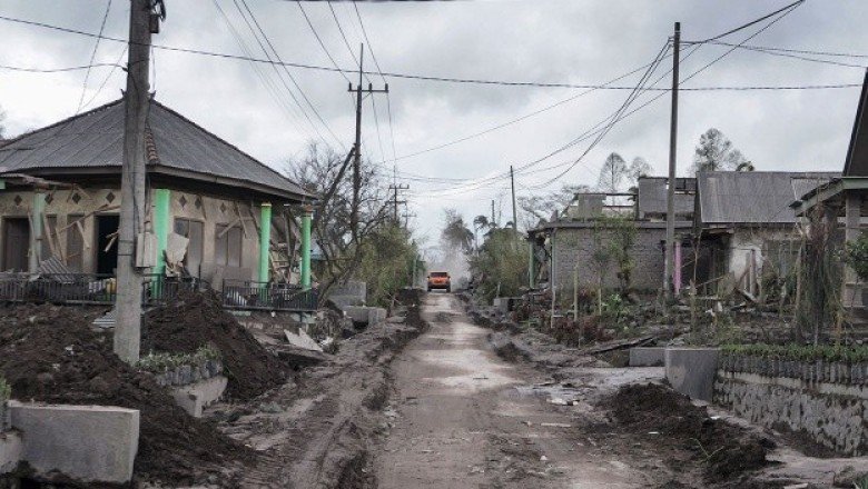 Endonezya'da yanardağ patlaması sonucu can kaybı 15’e yükseldi, 27 kişi kayıp
