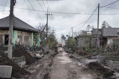 Endonezya'da yanardağ patlaması sonucu can kaybı 15’e yükseldi, 27 kişi kayıp