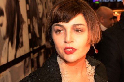 Gonca Vuslateri, kargo şirketi çalışanı tarafından tacize maruz bırakıldığını açıkladı