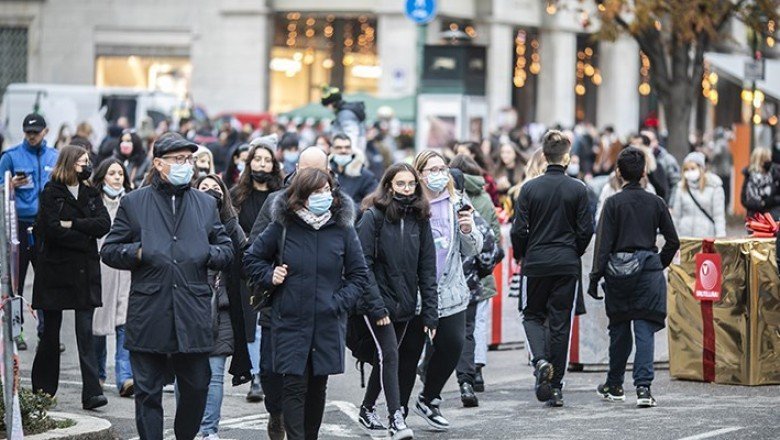 İtalya'da aşısızlara toplu taşıma dahi yasaklandı