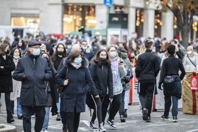 İtalya'da aşısızlara toplu taşıma dahi yasaklandı