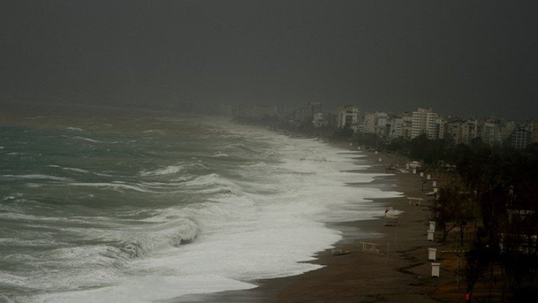 Meteorolojiden yarın için 3 bölgeye fırtına uyarısı