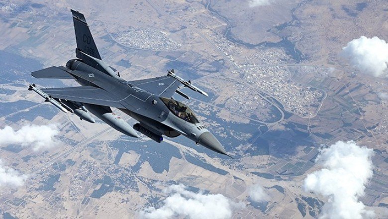 Rusya: ABD keşif uçağı, Rus yolcu uçağına yaklaştı