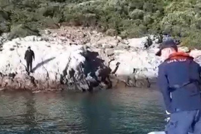 Yunanistan'ın denize attığı göçmeni Sahil Güvenlik kurtardı.