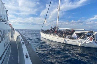 Ege’de 274 göçmen kurtarıldı