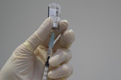 Araştırma: Üç doz BioNTech aşısı Omicron'dan koruyor