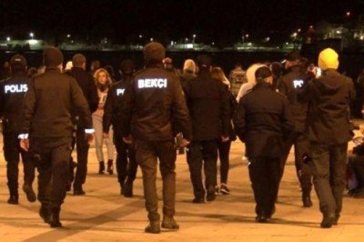 Beşiktaş Emniyeti'nden çiçekçi, seyyar satıcı, dilencilere yönelik denetim