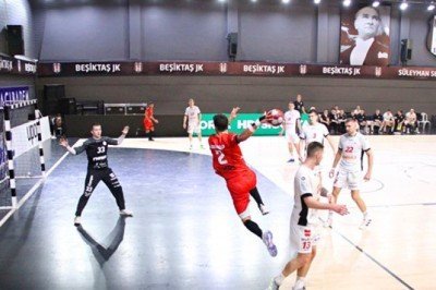 Beşiktaş Hentbol Takımı galip geldi