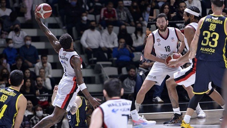 Beşiktaş Icrypex Takımı -  Fenerbahçe Beko: 74-82