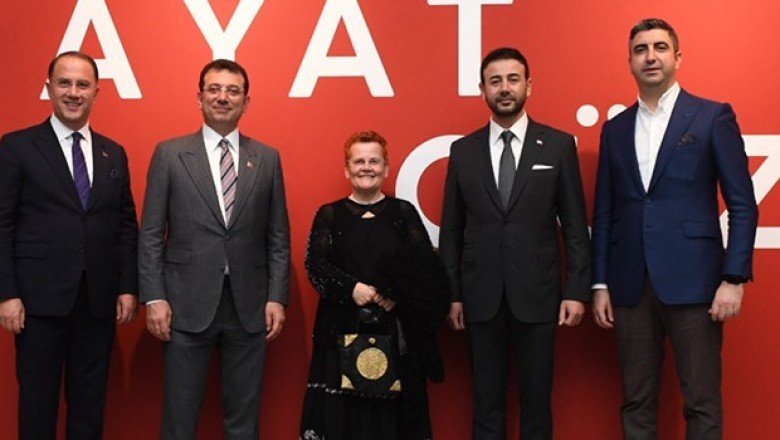 Beşiktaş'ta Hayat Seninle Güzel sergisi ziyarete açıldı