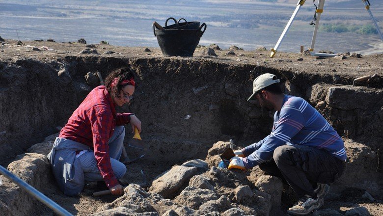 Hamaç Höyük kazısında nekropol bulundu