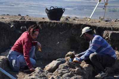 Hamaç Höyük kazısında nekropol bulundu