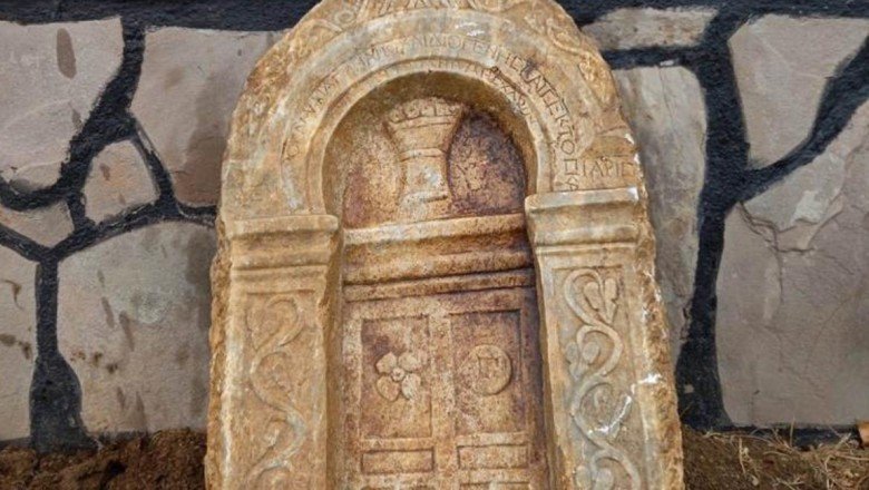 Kütahya’da Roma dönemine ait mezar steli ele geçirildi