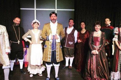 Mardin Valiliği Kürtçe tiyatro oyununa izin vermedi